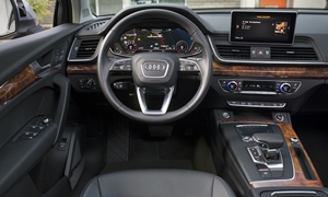 Audi Models at TrueDelta: 2020 Audi Q5 interior