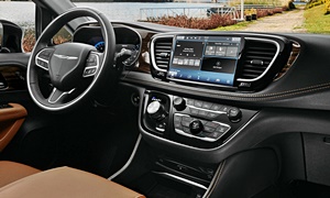 Chrysler Models at TrueDelta: 2023 Chrysler Pacifica interior