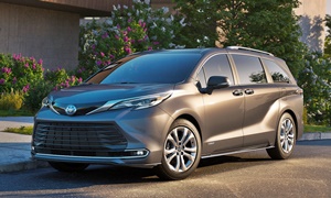 Toyota Camry vs. Toyota Sienna Feature Comparison