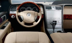Audi A6 / S6 vs. Lincoln Navigator Feature Comparison