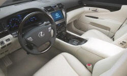 Lexus LS vs. Honda Fit Feature Comparison