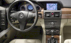 Mercedes-Benz GLK vs. Jeep Grand Cherokee Feature Comparison