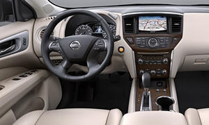 Nissan Pathfinder vs. Ford Focus Feature Comparison