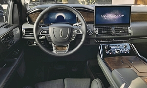 BMW X6 vs. Lincoln Navigator Feature Comparison