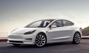 BMW 6-Series vs. Tesla Model 3 Fuel Economy (L/100km)