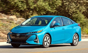 Toyota Prius Prime vs. Lincoln MKX Fuel Economy (km/L)