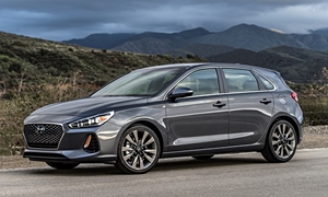 Pontiac G8 vs. Hyundai Elantra GT Fuel Economy (g/100m)