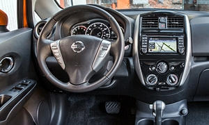 Hyundai Azera vs. Nissan Versa Note Fuel Economy (km/L)