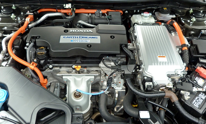Accord Reviews: 2014 Honda Accord Hybrid engine and motor
