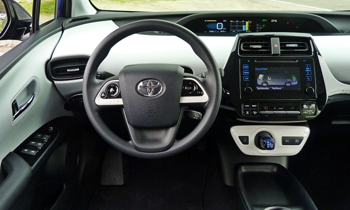 Prius Reviews: Toyota Prius instrument panel